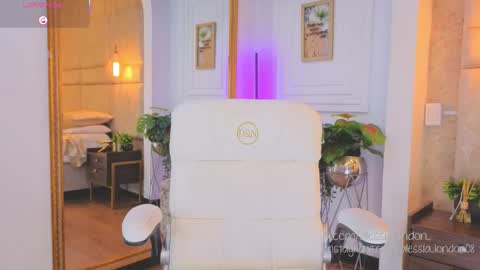 Snapshot of alessialondon chatting on September 11, 4:46 am Alessia online show from September 11, 4:46 am