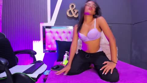 Snapshot of alexa_andherson chatting on February 3, 7:21 pm alexa andherson online show from February 3, 7:21 pm