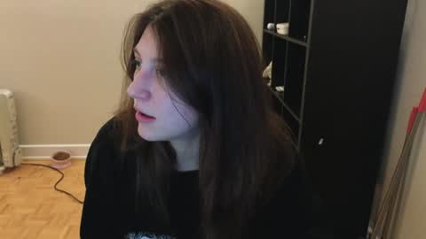 dont be afraid to click social media link its  working  just click on that  online show from December 28, 3:04 am