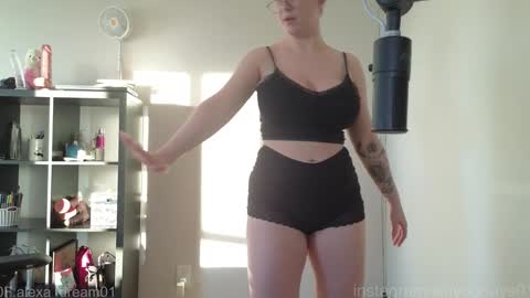 dont be afraid to click social media link its  working  just click on that  online show from December 4, 8:42 pm