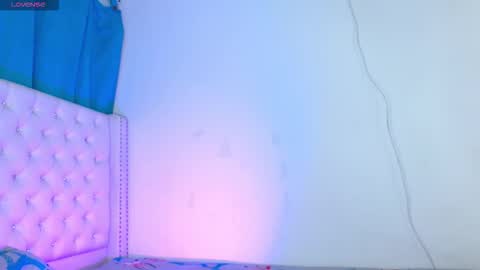   online show from November 8, 7:52 pm