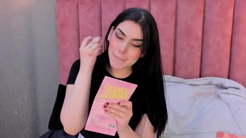 Alexa Thaylor online show from November 6, 3:40 pm