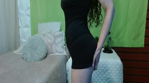 alexandra_jonas online show from April 3, 3:04 am