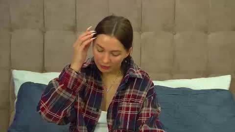 Snapshot of alexandrabloom chatting on October 16, 6:32 pm AlexandraBloom online show from October 16, 6:32 pm