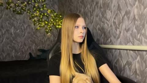 Alexia online show from April 30, 6:57 pm