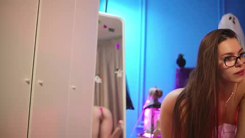 Alexxis Rae online show from November 1, 7:34 am