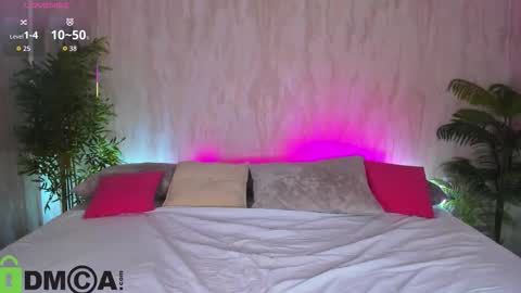 alic_black online show from November 18, 12:22 am