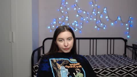 Alice online show from December 19, 6:45 pm