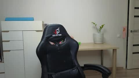 Alice online show from April 11, 4:10 pm