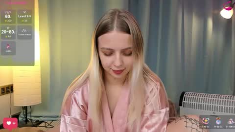 Snapshot of alice_halle chatting on September 29, 7:46 am alice_halle online show from September 29, 7:46 am