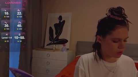 Snapshot of alice_miiiller chatting on October 2, 8:30 am Alice online show from October 2, 8:30 am