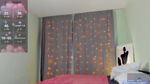 Snapshot of alice_miiiller chatting on March 6, 4:28 pm Alice online show from March 6, 4:28 pm