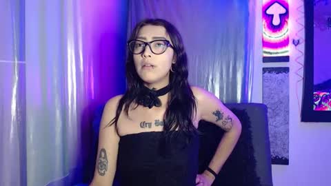 Snapshot of alice_phantom chatting on September 11, 1:28 am      online show from September 11, 1:28 am