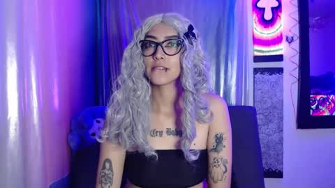 Snapshot of alice_phantom chatting on September 14, 12:41 am      online show from September 14, 12:41 am