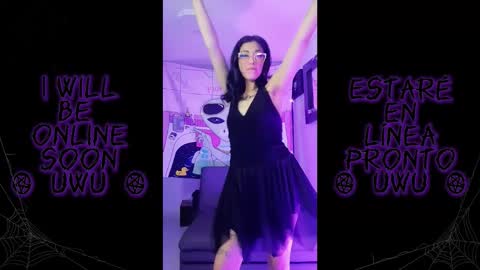 Snapshot of alice_phantom chatting on October 25, 6:59 pm      online show from October 25, 6:59 pm