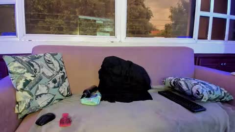 alice_simpson1 online show from October 13, 11:46 am
