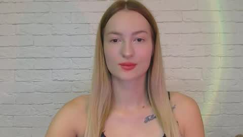 Snapshot of alice_sweet_01 chatting on September 29, 3:50 pm Alice online show from September 29, 3:50 pm