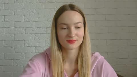 Snapshot of alice_sweet_01 chatting on October 10, 11:15 am Alice online show from October 10, 11:15 am