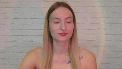 Snapshot of alice_sweet_01 chatting on October 12, 4:31 pm Alice online show from October 12, 4:31 pm