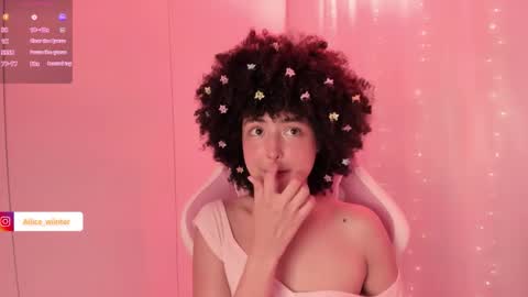 Alice  online show from November 19, 6:19 pm