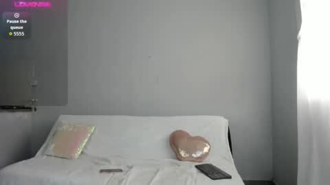Snapshot of alice_williiams chatting on October 4, 6:01 pm alice williiams online show from October 4, 6:01 pm