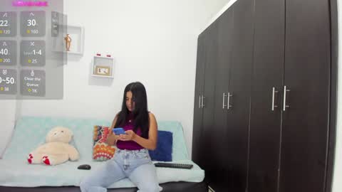 Snapshot of alice_williiams chatting on February 6, 4:36 pm alice williiams online show from February 6, 4:36 pm