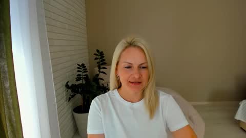 Snapshot of alicee__grace chatting on September 11, 7:53 am Alicee online show from September 11, 7:53 am