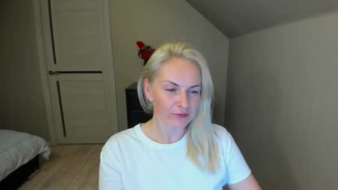 Snapshot of alicee__grace chatting on October 7, 6:45 pm Alicee online show from October 7, 6:45 pm