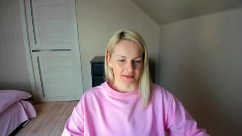 Snapshot of alicee__grace chatting on March 11, 9:24 am Alicee online show from March 11, 9:24 am