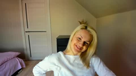 Snapshot of alicee__grace chatting on March 6, 9:36 am Alicee online show from March 6, 9:36 am