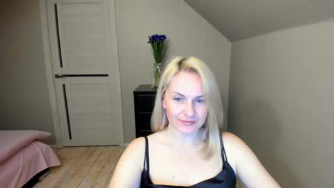 Snapshot of alicee__grace chatting on March 7, 4:00 pm Alicee online show from March 7, 4:00 pm