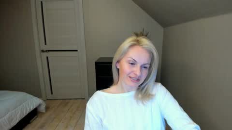 Snapshot of alicee__grace chatting on February 14, 5:46 pm Alicee online show from February 14, 5:46 pm