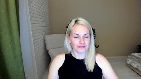 Snapshot of alicee__grace chatting on September 21, 7:45 pm Alicee online show from September 21, 7:45 pm
