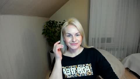 Snapshot of alicee__grace chatting on January 3, 6:03 pm Alicee online show from January 3, 6:03 pm