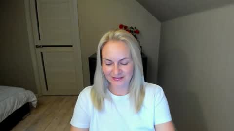 Snapshot of alicee__grace chatting on October 4, 6:34 pm Alicee online show from October 4, 6:34 pm