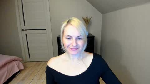 Snapshot of alicee__grace chatting on March 4, 7:22 pm Alicee online show from March 4, 7:22 pm