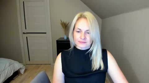 Snapshot of alicee__grace chatting on October 17, 7:50 pm Alicee online show from October 17, 7:50 pm