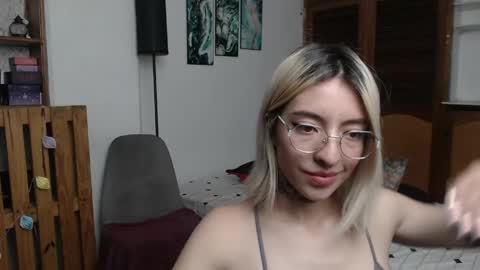 alicee_logan_ online show from June 3, 3:07 am