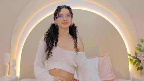 Snapshot of alicee_rodriguez chatting on October 20, 3:59 pm alice online show from October 20, 3:59 pm