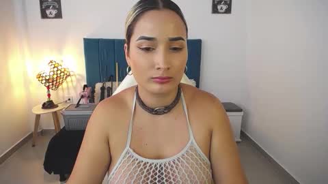 Alicia    1000 PM - 600 AM COLOMBIAN TIME online show from September 17, 10:19 pm