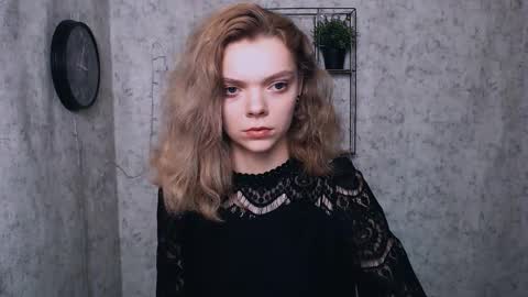 Alicemex  online show from February 4, 1:27 pm