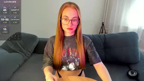Snapshot of alicepresly chatting on September 21, 9:19 am Alice online show from September 21, 9:19 am