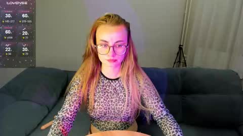 Snapshot of alicepresly chatting on October 5, 10:26 pm Alice online show from October 5, 10:26 pm