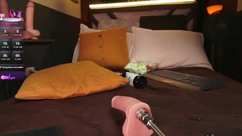 alicetaylor_1 online show from April 2, 10:07 pm