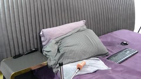 alicia beggs online show from September 9, 6:30 pm