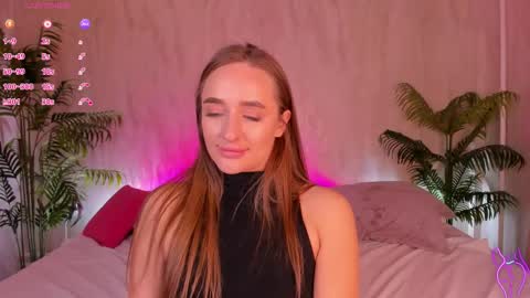 Snapshot of alicia_edwards chatting on September 24, 2:21 am Mia online show from September 24, 2:21 am