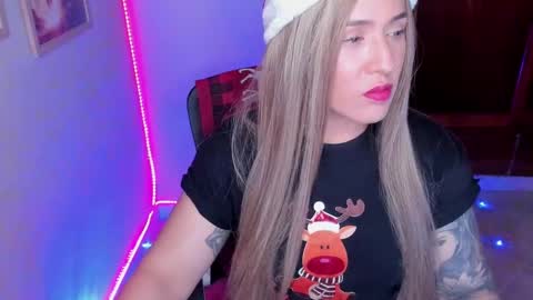 Snapshot of aliciaballard chatting on December 24, 6:39 pm Jennyfer online show from December 24, 6:39 pm