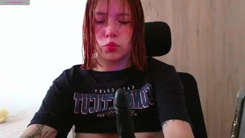 aliciia_23 online show from April 28, 9:40 pm