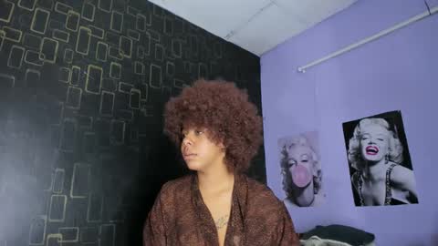 Snapshot of alika01_ chatting on February 20, 1:08 pm alika online show from February 20, 1:08 pm