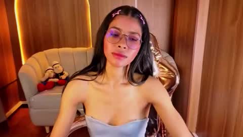 alina_b_ online show from March 17, 8:57 pm